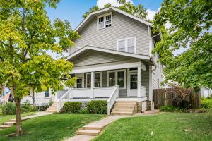 104-106 E. Lakeview Avenue